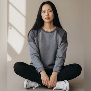 Lou & Grey - Two Tone Crewneck with Zipper Back sz Small
